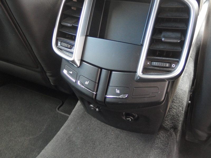 ポルシェ&nbsp;カイエン&nbsp;ターボ　正規ディーラー車　左ハンドル　EUR-GTエアロ　22inアルミ　サンルーフ　エアサス　&nbsp;中古車