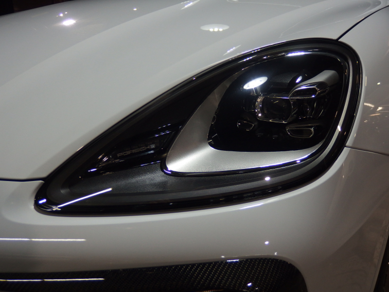 ポルシェ&nbsp;カイエン&nbsp;ワンオーナー　正規ディーラー車　EUR-GTエアロ　ES22inアルミ　ローダウン　アダプティブクルーズコントロール　&nbsp;中古車