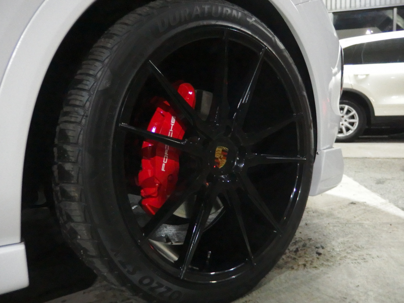 ポルシェ&nbsp;カイエン&nbsp;ワンオーナー　正規ディーラー車　EUR-GTエアロ　ES22inアルミ　ローダウン　アダプティブクルーズコントロール　&nbsp;中古車