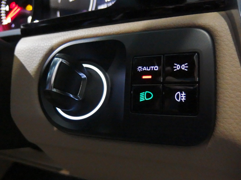 ポルシェ&nbsp;カイエン&nbsp;ワンオーナー　正規ディーラー車　EUR-GTエアロ　ES22inアルミ　ローダウン　アダプティブクルーズコントロール　&nbsp;中古車