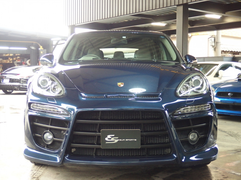 ポルシェ カイエン ワンオーナー　正規ディーラー車　右ハンドル　パノラマサンルーフ  EUR-GTエアロ　ES22インチアルミ　ESダウンサス 中古車