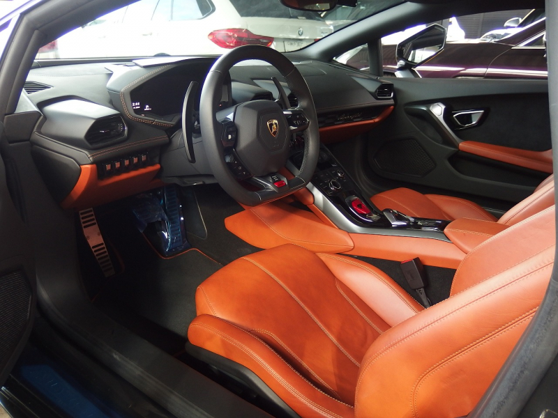 ランボルギーニ&nbsp;ウラカン&nbsp;LP610-4 正規ディラー車　左ハンドル　2015年モデル　エレガンテインテリア　フロントリフター　ローダウン&nbsp;中古車