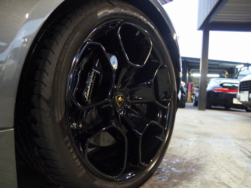 ランボルギーニ&nbsp;ウラカン&nbsp;LP610-4 正規ディラー車　左ハンドル　2015年モデル　エレガンテインテリア　フロントリフター　ローダウン&nbsp;中古車