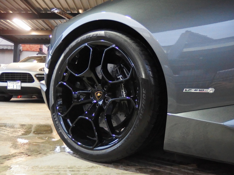 ランボルギーニ&nbsp;ウラカン&nbsp;LP610-4 正規ディラー車　左ハンドル　2015年モデル　エレガンテインテリア　フロントリフター　ローダウン&nbsp;中古車