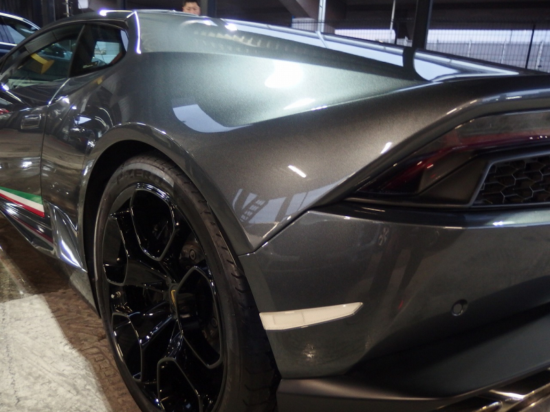 ランボルギーニ&nbsp;ウラカン&nbsp;LP610-4 正規ディラー車　左ハンドル　2015年モデル　エレガンテインテリア　フロントリフター　ローダウン&nbsp;中古車