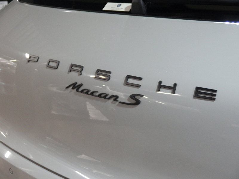 ポルシェ&nbsp;マカン&nbsp;マカンS 2015年モデル EUR-GT クレヨンオールペイント　ES22inアルミ　ESダウンサス&nbsp;中古車