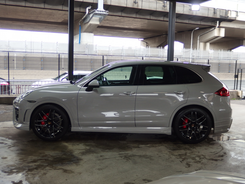 ポルシェ&nbsp;カイエン&nbsp;プラチナエディション　アダプティブクルーズコントロール　EUR-GTエアロ　ES22inアルミ　ESサウンサス　正規ディーラー車&nbsp;中古車