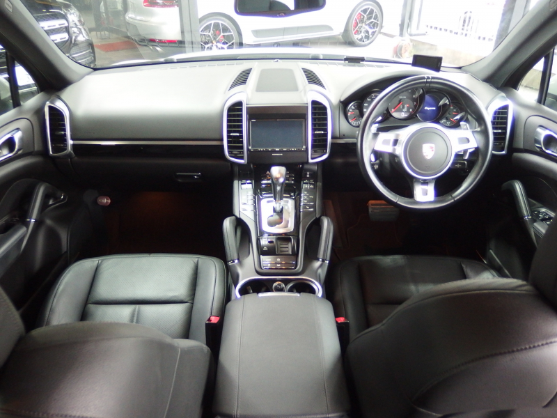 ポルシェ&nbsp;カイエン&nbsp;プラチナエディション　アダプティブクルーズコントロール　EUR-GTエアロ　ES22inアルミ　ESサウンサス　正規ディーラー車&nbsp;中古車