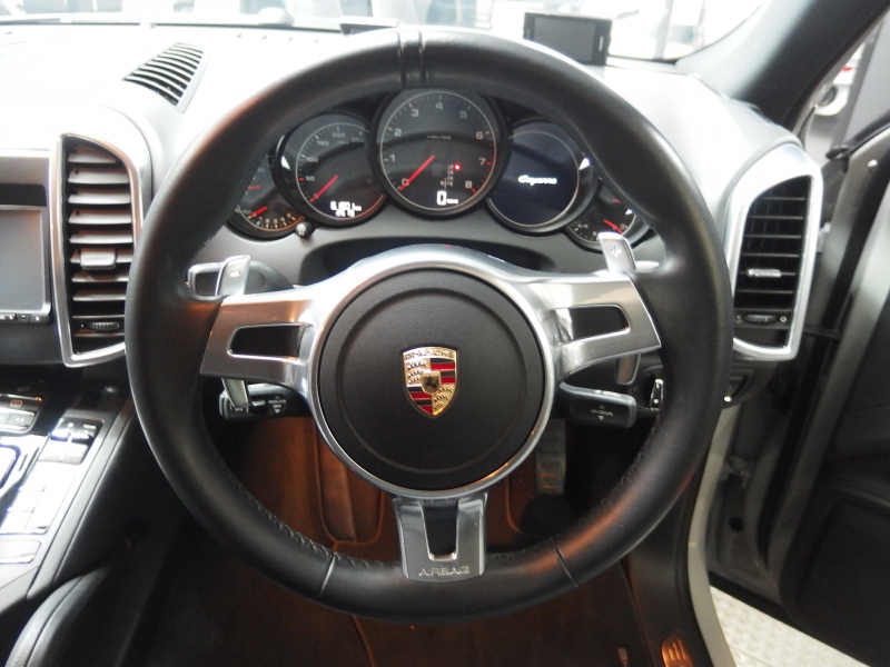 ポルシェ&nbsp;カイエン&nbsp;プラチナエディション　アダプティブクルーズコントロール　EUR-GTエアロ　ES22inアルミ　ESサウンサス　正規ディーラー車&nbsp;中古車