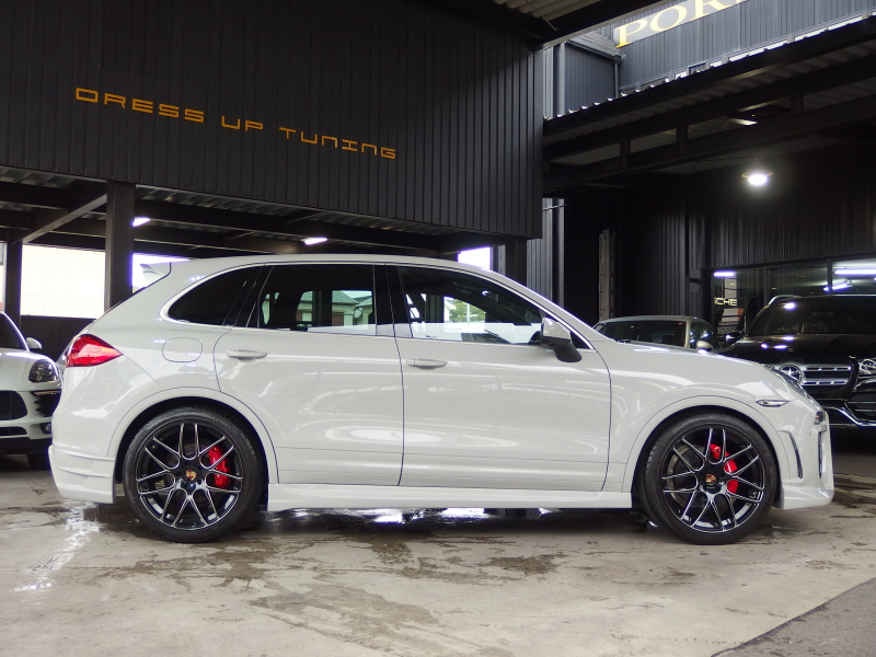 ポルシェ&nbsp;カイエン&nbsp;プラチナエディション　アダプティブクルーズコントロール　EUR-GTエアロ　ES22inアルミ　ESサウンサス　正規ディーラー車&nbsp;中古車