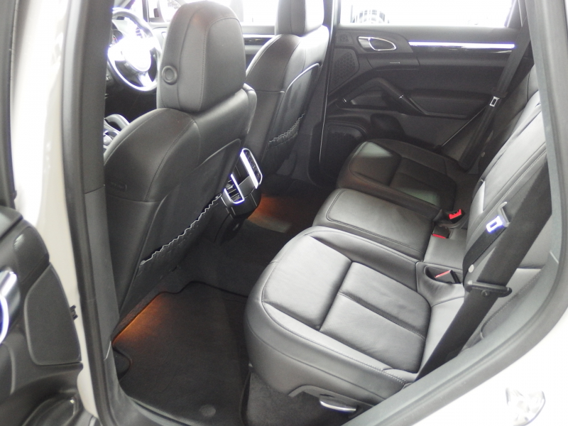 ポルシェ&nbsp;カイエン&nbsp;プラチナエディション　アダプティブクルーズコントロール　EUR-GTエアロ　ES22inアルミ　ESサウンサス　正規ディーラー車&nbsp;中古車