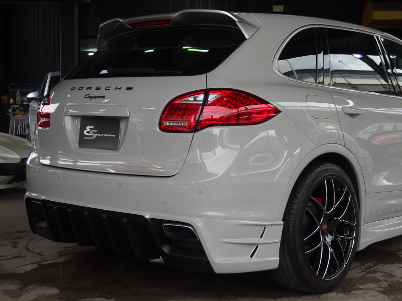 ポルシェ&nbsp;カイエン&nbsp;プラチナエディション　アダプティブクルーズコントロール　EUR-GTエアロ　ES22inアルミ　ESサウンサス　正規ディーラー車&nbsp;中古車