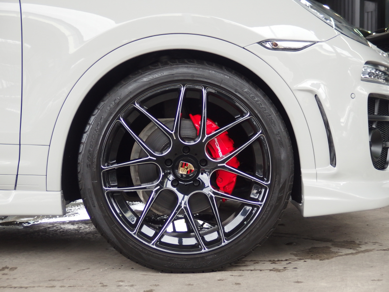 ポルシェ&nbsp;カイエン&nbsp;プラチナエディション　アダプティブクルーズコントロール　EUR-GTエアロ　ES22inアルミ　ESサウンサス　正規ディーラー車&nbsp;中古車