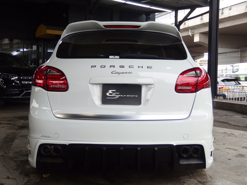 ポルシェ カイエン 2014年モデル　ベース　EUR-GTエアロ　ES22inアルミ　ESダウンサス　ESスポーツマフラー　 中古車