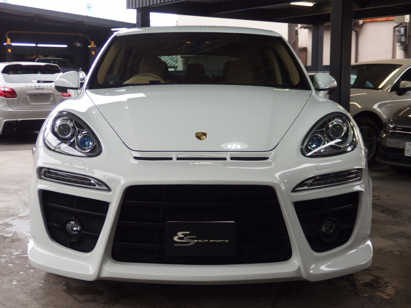 ポルシェ カイエン 2014年モデル　ベース　EUR-GTエアロ　ES22inアルミ　ESダウンサス　ESスポーツマフラー　 中古車