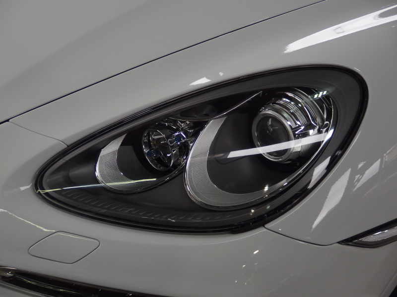 ポルシェ カイエン 2014年モデル　ベース　EUR-GTエアロ　ES22inアルミ　ESダウンサス　ESスポーツマフラー　 中古車