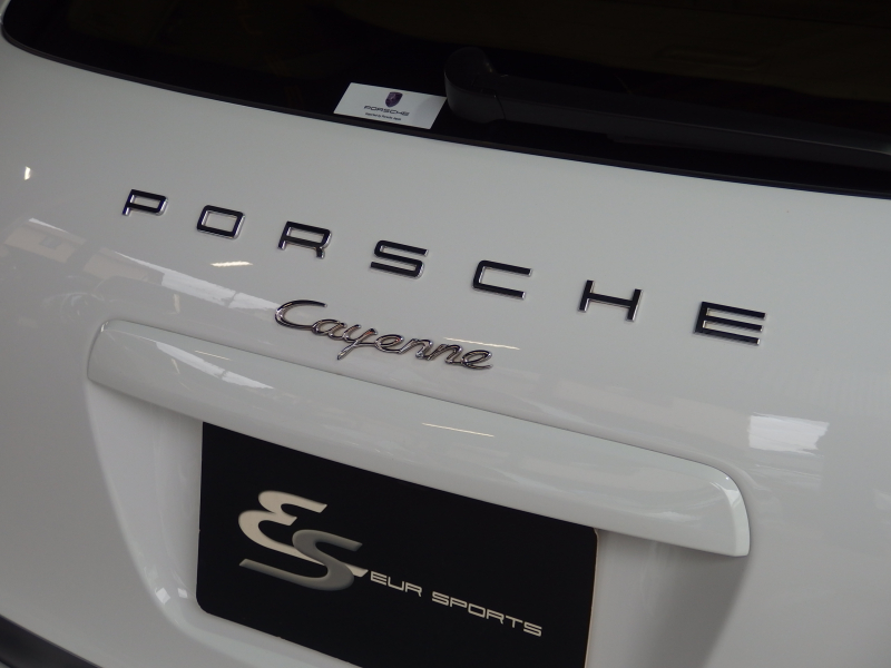 ポルシェ カイエン 2014年モデル　ベース　EUR-GTエアロ　ES22inアルミ　ESダウンサス　ESスポーツマフラー　 中古車