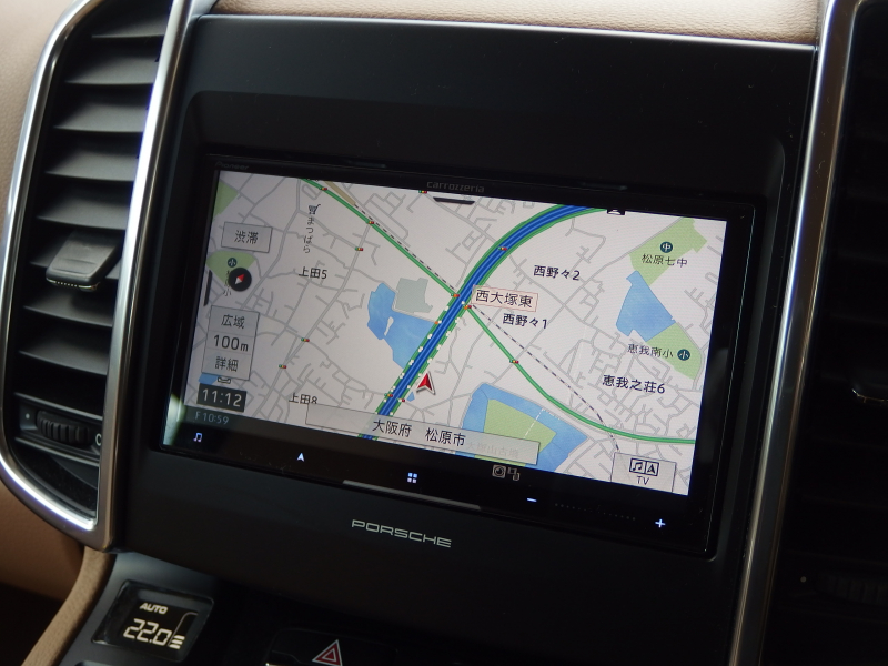 ポルシェ カイエン 2014年モデル　ベース　EUR-GTエアロ　ES22inアルミ　ESダウンサス　ESスポーツマフラー　 中古車