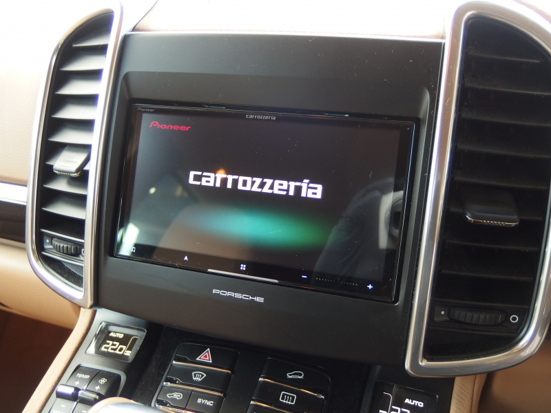 ポルシェ カイエン 2014年モデル　ベース　EUR-GTエアロ　ES22inアルミ　ESダウンサス　ESスポーツマフラー　 中古車