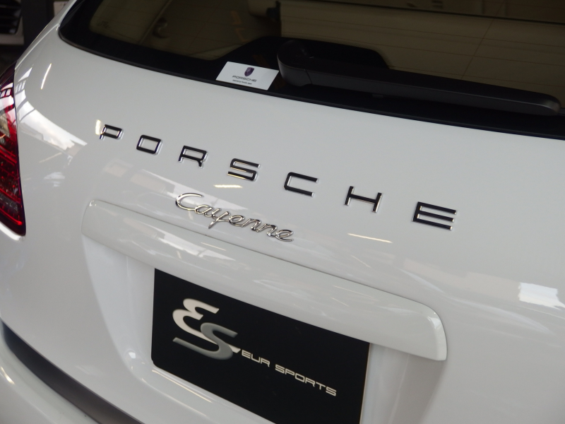 ポルシェ&nbsp;カイエン&nbsp;ワンオーナー　正規ディーラー車　右ハンドル　ベージュレザー&nbsp;中古車