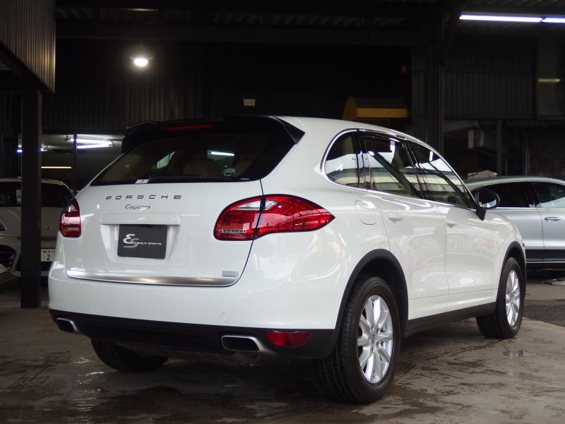 ポルシェ&nbsp;カイエン&nbsp;ワンオーナー　正規ディーラー車　右ハンドル　ベージュレザー&nbsp;中古車