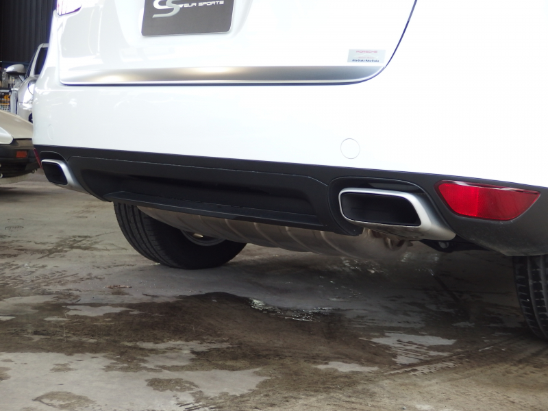 ポルシェ&nbsp;カイエン&nbsp;ワンオーナー　正規ディーラー車　右ハンドル　ベージュレザー&nbsp;中古車