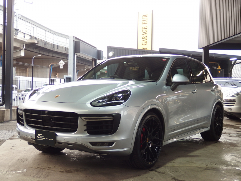 ポルシェ カイエン GTS スポーツクロノパッケージ　正規ディーラー車　アダプティブクルーズコントロール　右ハンドル　スポーツエキゾースト　LEDヘッドライト 中古車