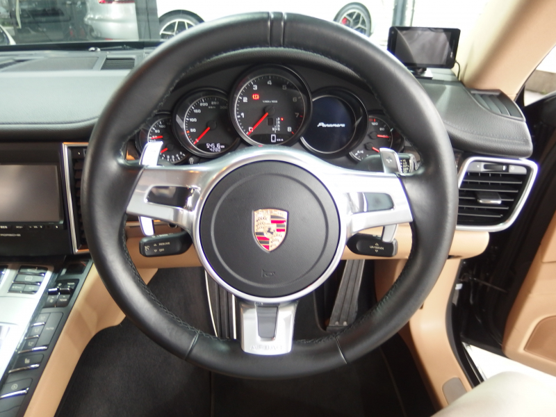 ポルシェ パナメーラ 後期 EUR-GTエアロ ES22インチアルミ ESスポーツマフラー ESダウンサス 正規ディーラー車 ベージュ×ブラックレザー 中古車