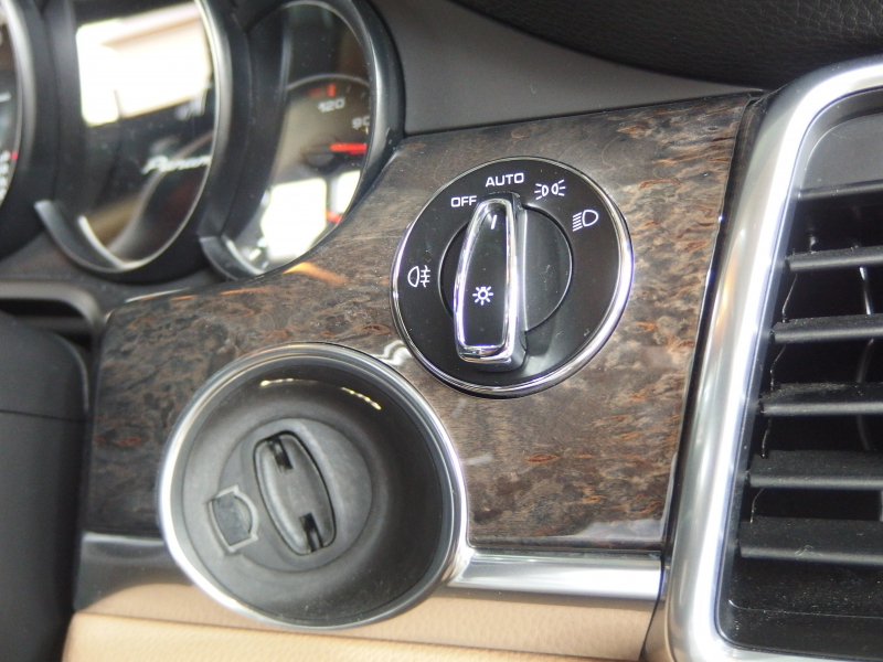 ポルシェ パナメーラ 後期 EUR-GTエアロ ES22インチアルミ ESスポーツマフラー ESダウンサス 正規ディーラー車 ベージュ×ブラックレザー 中古車