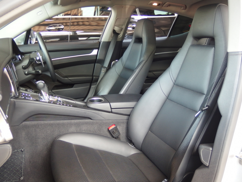 ポルシェ&nbsp;パナメーラ&nbsp;S スポーツクロノPKG 後期モデル　EUR-GTエアロ　ES22インチ　スマートキー　イージークローザー　前後シートヒーター&nbsp;中古車