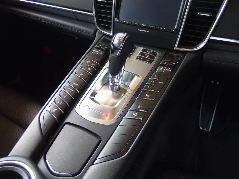 ポルシェ&nbsp;パナメーラ&nbsp;S スポーツクロノPKG 後期モデル　EUR-GTエアロ　ES22インチ　スマートキー　イージークローザー　前後シートヒーター&nbsp;中古車