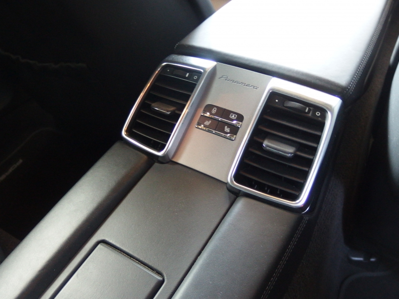 ポルシェ&nbsp;パナメーラ&nbsp;S スポーツクロノPKG 後期モデル　EUR-GTエアロ　ES22インチ　スマートキー　イージークローザー　前後シートヒーター&nbsp;中古車