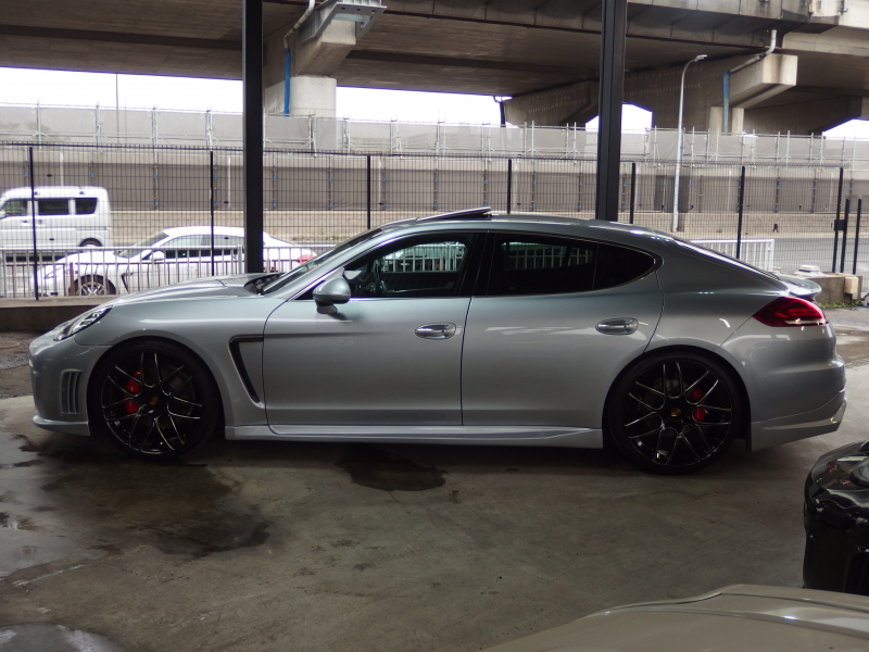 ポルシェ&nbsp;パナメーラ&nbsp;S スポーツクロノPKG 後期モデル　EUR-GTエアロ　ES22インチ　スマートキー　イージークローザー　前後シートヒーター&nbsp;中古車