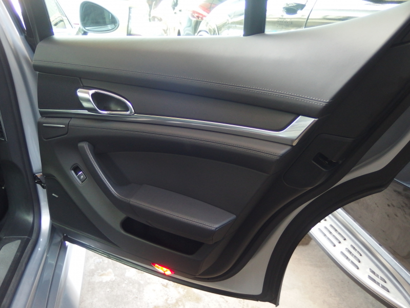 ポルシェ&nbsp;パナメーラ&nbsp;S スポーツクロノPKG 後期モデル　EUR-GTエアロ　ES22インチ　スマートキー　イージークローザー　前後シートヒーター&nbsp;中古車