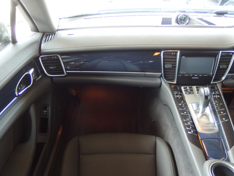 ポルシェ パナメーラ エディション　スポーツクロノPKG 2016年モデル　LEDヘッドライト　スマートキー　EURエアロ　ES22inアルミ　ESダウンサス 中古車