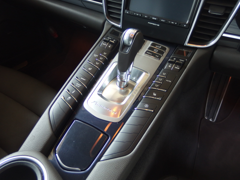 ポルシェ パナメーラ エディション　スポーツクロノPKG 2016年モデル　LEDヘッドライト　スマートキー　EURエアロ　ES22inアルミ　ESダウンサス 中古車