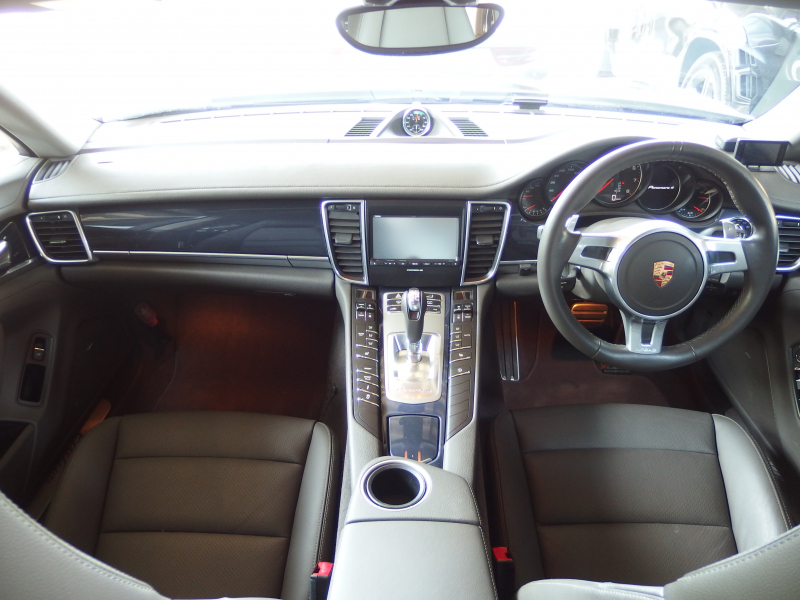 ポルシェ パナメーラ エディション　スポーツクロノPKG 2016年モデル　LEDヘッドライト　スマートキー　EURエアロ　ES22inアルミ　ESダウンサス 中古車