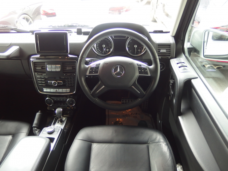 メルセデスベンツ Gクラス G350 ブルーテック　正規ディーラー車　右ハンドル　サンルーフ  アダプティブクルーズコントロール　ブラックレザーシート 中古車