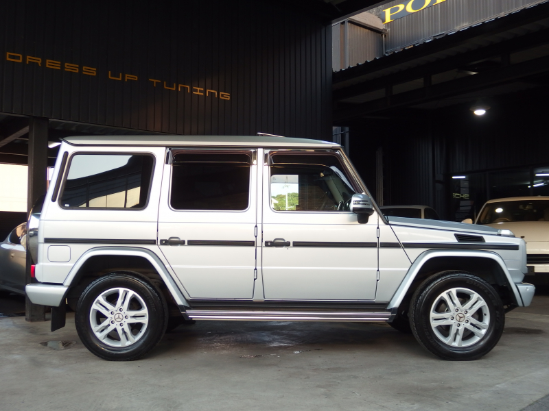 メルセデスベンツ Gクラス G350 ブルーテック　正規ディーラー車　右ハンドル　サンルーフ  アダプティブクルーズコントロール　ブラックレザーシート 中古車