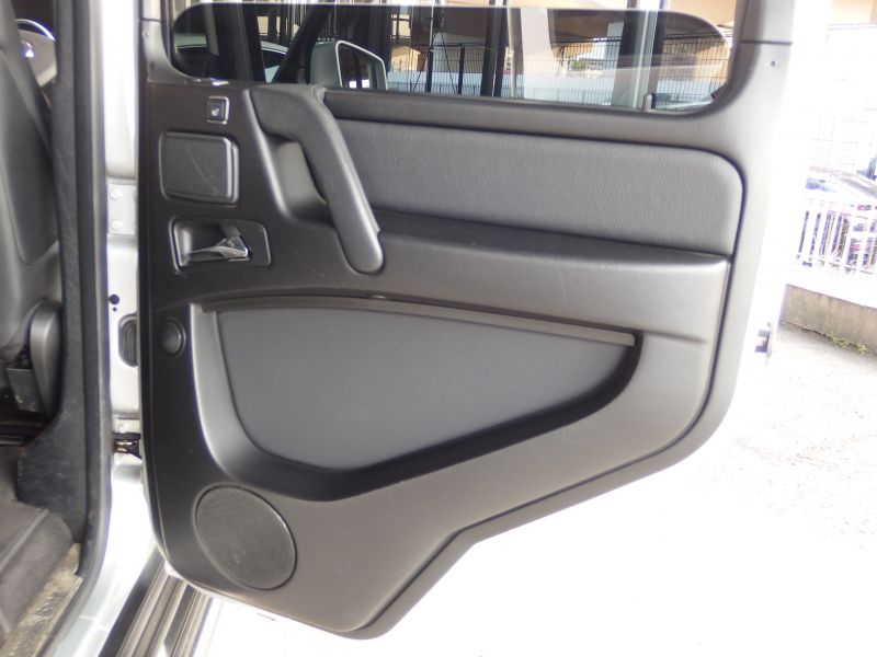 メルセデスベンツ Gクラス G350 ブルーテック　正規ディーラー車　右ハンドル　サンルーフ  アダプティブクルーズコントロール　ブラックレザーシート 中古車