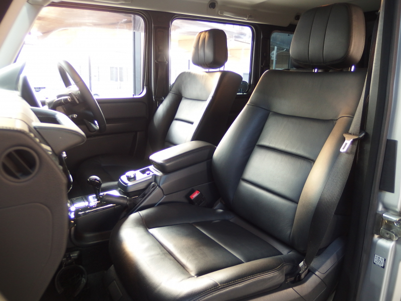 メルセデスベンツ Gクラス G350 ブルーテック　正規ディーラー車　右ハンドル　サンルーフ  アダプティブクルーズコントロール　ブラックレザーシート 中古車