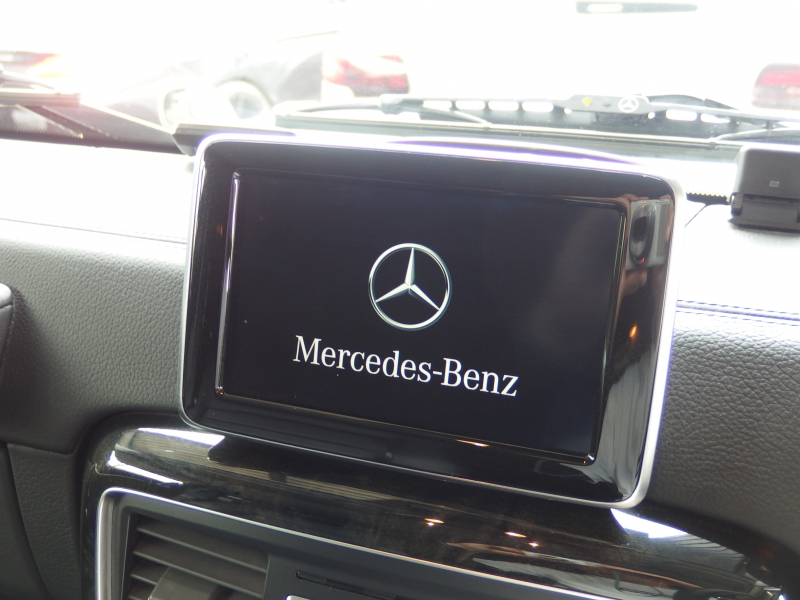 メルセデスベンツ Gクラス G350 ブルーテック　正規ディーラー車　右ハンドル　サンルーフ  アダプティブクルーズコントロール　ブラックレザーシート 中古車