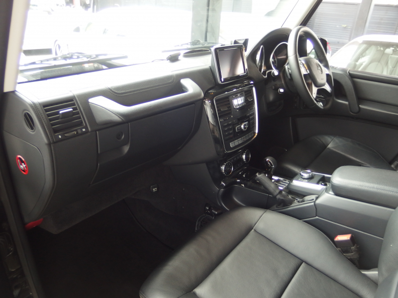 メルセデスベンツ&nbsp;Gクラス&nbsp;G350 ブルーテック　正規ディーラー車　右ハンドル　サンルーフ ディストロニックプラス　ブラックレザーシート&nbsp;中古車