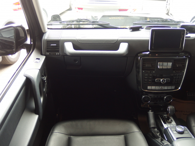 メルセデスベンツ&nbsp;Gクラス&nbsp;G350 ブルーテック　正規ディーラー車　右ハンドル　サンルーフ ディストロニックプラス　ブラックレザーシート&nbsp;中古車