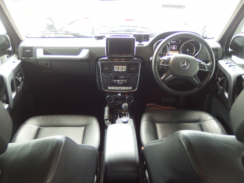 メルセデスベンツ&nbsp;Gクラス&nbsp;G350 ブルーテック　正規ディーラー車　右ハンドル　サンルーフ ディストロニックプラス　ブラックレザーシート&nbsp;中古車