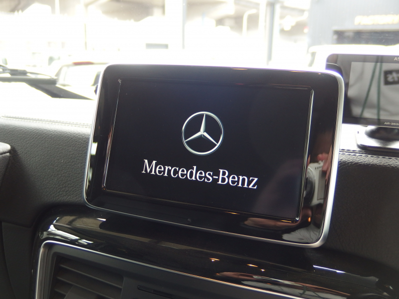 メルセデスベンツ&nbsp;Gクラス&nbsp;G350 ブルーテック　正規ディーラー車　右ハンドル　サンルーフ ディストロニックプラス　ブラックレザーシート&nbsp;中古車