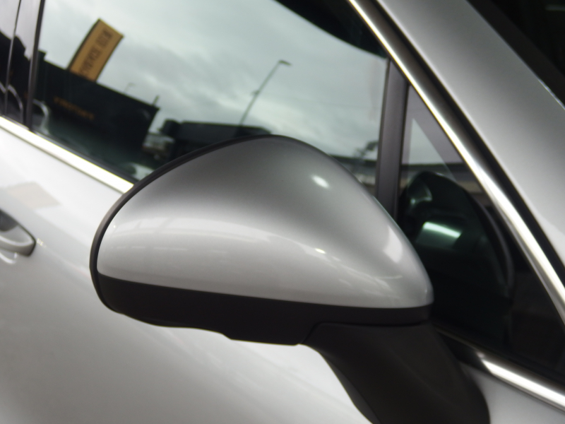 ポルシェ カイエン V6 正規ディーラー車　右ハンドル　レーンチェンジアシスト　シートヒーター  ブラックレザーシート　純正アルミ　純正ナビ・TV 中古車