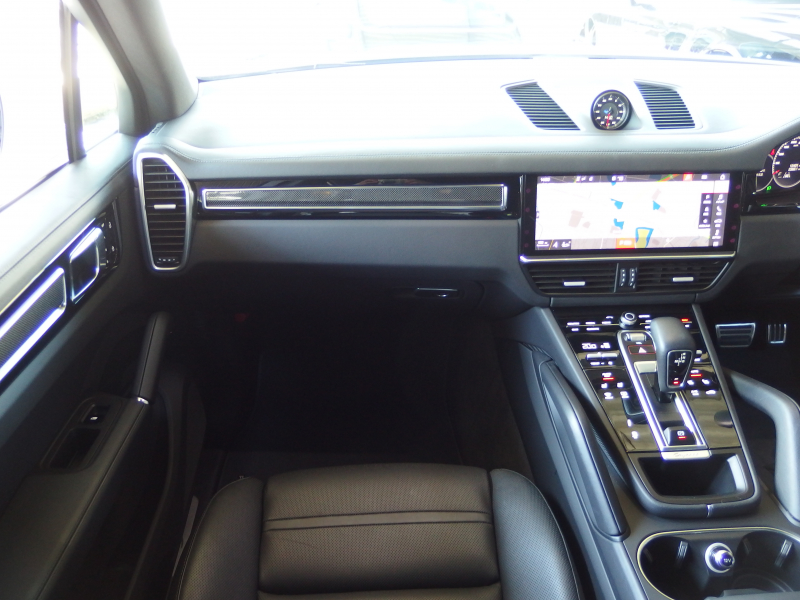 ポルシェ カイエン S スポーツクロノパッケージ　正規ディーラー車　ワンオーナー　パノラマサンルーフ  エアサス　純正21inアルミ　リアアスクルステアリング 中古車