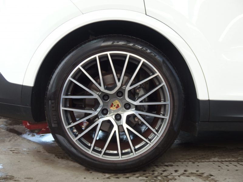 ポルシェ カイエン S スポーツクロノパッケージ　正規ディーラー車　ワンオーナー　パノラマサンルーフ  エアサス　純正21inアルミ　リアアスクルステアリング 中古車