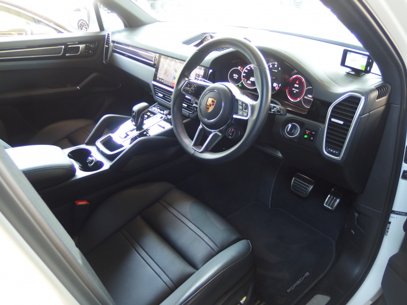 ポルシェ カイエン S スポーツクロノパッケージ　正規ディーラー車　ワンオーナー　パノラマサンルーフ  エアサス　純正21inアルミ　リアアスクルステアリング 中古車